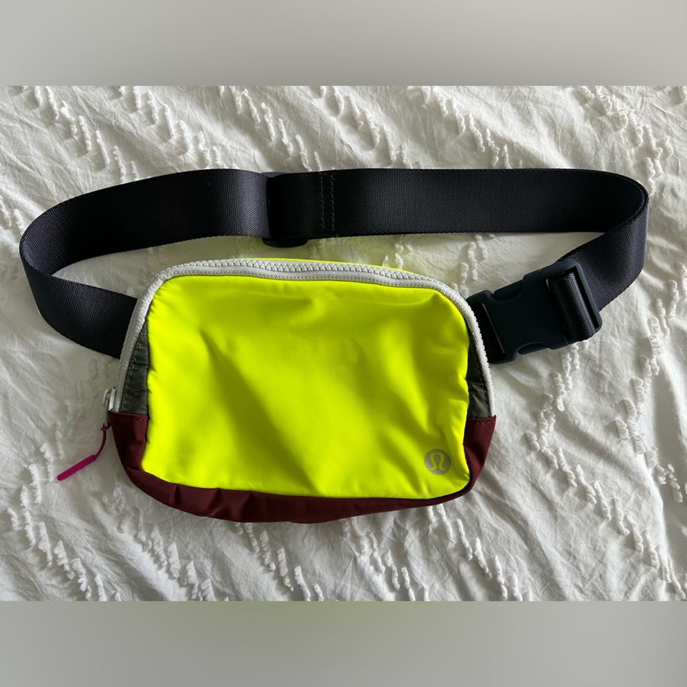 Rare Lululemon Everywhere Belt Bag 1lb Neon Yellow… Gem